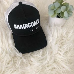 MONAT HAT